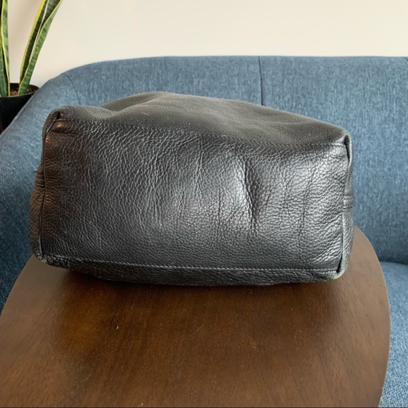 GAP Black Leather Mid-sized Crossbody Bag - Picture 8 of 9